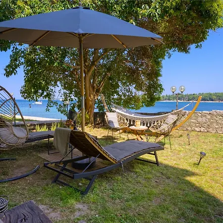 Exclusive Seafront Bacchus Πόρετς