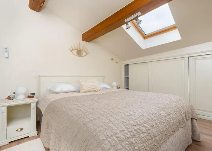 아파트 Exclusive Seafront Bacchus