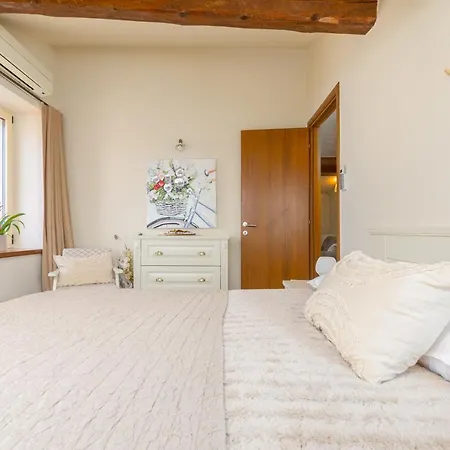 Apartment Exclusive Seafront Bacchus Porec