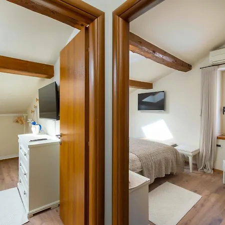 Exclusive Seafront Bacchus Apartment