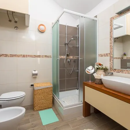 Exclusive Seafront Bacchus Apartment Poreč