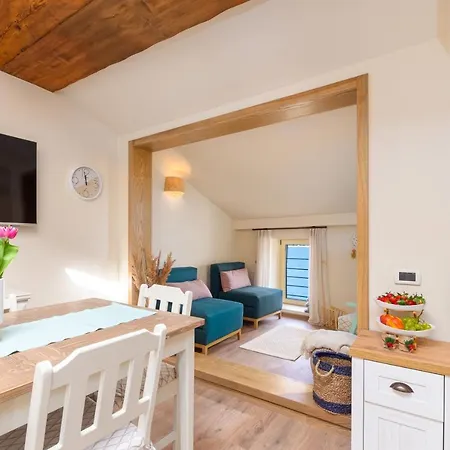 Exclusive Seafront Bacchus Apartmán *