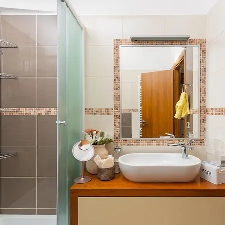 Exclusive Seafront Bacchus Apartmán *